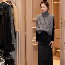 批发秋冬新款叠穿针织毛衣马甲背心外搭小香风马夹短款双面穿女款