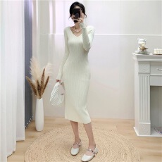 批发秋季性感风V领<b class='q'>连衣裙</b>女修身坑条肌理感弹力针织<b class='q'>长裙</b>小个子