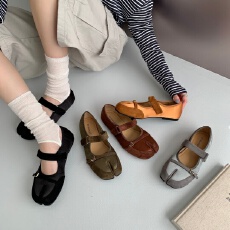 批发法式复古魔术贴一字带玛丽珍鞋女2026早<b class='q'>秋</b>新款平底浅口分趾猪蹄鞋