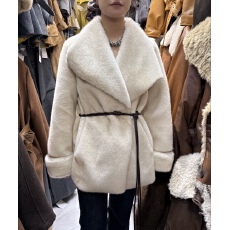 批发冬新款韩版气质富贵高级感大翻领皮毛一体毛毛外套配腰带女