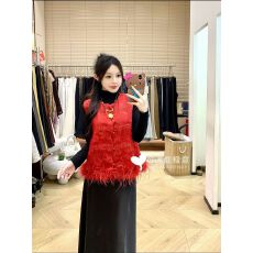 批发改良新中式轻国风女装新款红色刺绣鸵鸟毛拼接叠穿新年战袍外套冬