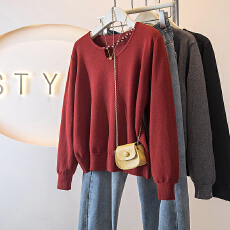 批发实拍<b class='q'>大码</b>女装新款<b class='q'>韩版</b>高级感潮流领口设计感钻显瘦修身针织上衣