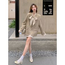批发卡其色蝴蝶结西装外套女<b class='q'>春</b>秋2025新款设计感超好看减龄休闲小西服