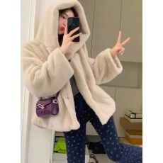 批发廓形环保<b class='q'>天鹅</b>绒连帽宽松毛毛茸茸外套仿皮草外套秋冬加厚棉服女装