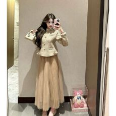 批发春季网红同款轻奢小香风粗花呢收腰外套+百褶网纱半身裙两件套