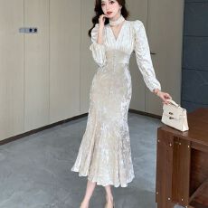 批发名媛风高级感鱼尾中长裙女装法式气质<b class='q'>性感</b>V领长袖<b class='q'>连衣裙</b>