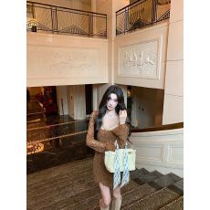 批发纯欲性感<b class='q'>蕾丝</b>连衣裙女冬包臀<b class='q'>短裙</b>圣诞战袍富家千金穿搭