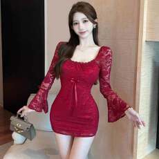 批发气质显瘦喇叭长袖蕾丝连衣裙女秋冬季名媛性感纯欲收腰紧身包臀裙