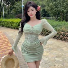 批发时尚喇叭袖长袖网纱拼接蕾丝收腰低胸褶皱包臀<b class='q'>短裙</b>早秋内搭连衣裙