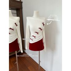 批发圣诞氛围感蝴蝶结套装女一字领<b class='q'>修身</b>显瘦上衣短款红色半身<b class='q'>裙</b>两件套