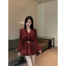 批发法式高级感泡泡袖气质<b class='q'>衬衫</b>设计感交叉V领系带缎面长袖<b class='q'>衬衫</b>女装潮