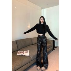 批发复古美式黑色皮裤+黑色短款针织衫女2026年秋季新款韩版时尚套装