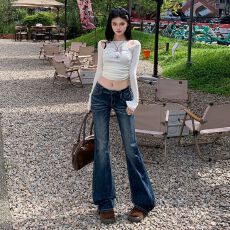 实拍美式深蓝窄版微喇牛仔裤女2026秋季低腰弹力显瘦拖地牛仔裤