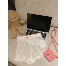 批发【蕾丝+短裤白色刺绣蕾丝内搭<b class='q'>打底裤</b>女夏新款设计感宽松条纹镂空