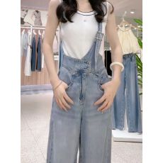 批发高腰显瘦牛仔<b class='q'>背带</b>裤女2025秋季新款宽松垂感直筒阔腿拖地休闲裤子