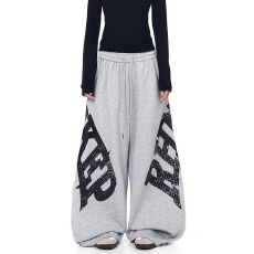 批发美式复古做旧字母印花抽绳情侣弯刀卫裤宽松爵士舞显瘦阔腿裤