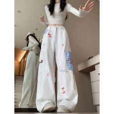 批发实拍实价~<b class='q'>白色</b><b class='q'>牛仔裤</b>女美式趣味苹果小狗刺绣做旧水洗直筒工装裤