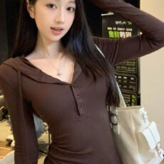 批发连帽卫衣长袖<b class='q'>t</b><b class='q'>恤</b>女2026新款秋季辣妹修身收腰纽扣内搭打底衫上衣