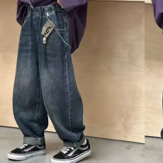 批发男童秋装裤子长裤新款<b class='q'>春</b>秋款中大童儿童秋季后兜刺绣数字牛仔长裤