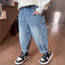 批发牛仔裤男童字母刺绣破洞老爹裤秋季宽松裤子儿童柔软休闲牛仔裤子