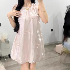 批发夏日绝美2025新款设计感漂亮独特花苞粉色吊带连衣<b class='q'>裙</b>子女夏季短<b class='q'>裙</b>