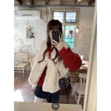 批发温柔风甜美羊羔毛马甲背心女冬季叠穿毛绒绒软糯宽松学院风外套