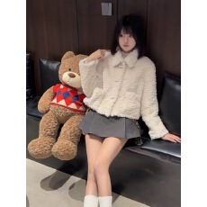 批发冬日童话新款白色羊羔毛外套女短款牛角扣环保皮草小个子加厚加棉