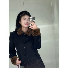批发kumikumi辣妹风豹纹拼接毛毛翻领单排扣短外套女冬季显瘦百搭上衣
