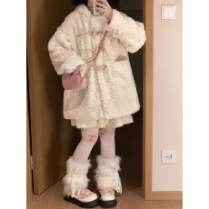 批发白色毛毛绒高级感羊羔毛外套女冬季牛角扣仿皮草皮毛一体连帽上衣
