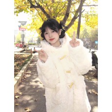 批发白色毛毛绒高级感羊羔毛外套女冬季牛角扣仿皮草皮毛一体连帽上衣