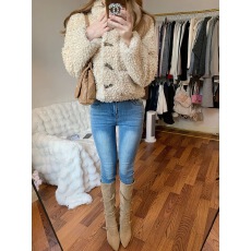 批发羊羔毛外套女2025<b class='q'>冬</b>季加厚皮草短款环保皮草牛角扣泰迪卷毛毛上衣