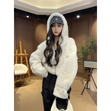 批发<b class='q'>短款</b>仿兔毛绒<b class='q'>皮草</b>外套女2026年冬季加厚棉服小个子毛茸茸连帽卫衣