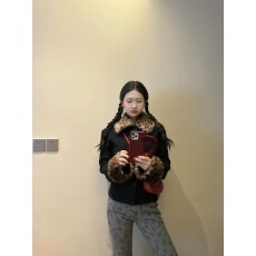 批发kumikumi辣妹风豹纹拼接毛毛翻领单排扣短外套女冬季显瘦百搭上衣