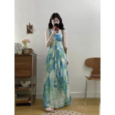 批发海边度假风印花小飞袖吊带连衣<b class='q'>裙</b>女2025夏季新款收腰仙女长<b class='q'>裙</b>子