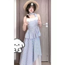 批发法式度假格子<b class='q'>套装</b>女<b class='q'>夏</b>季2025新款立体花朵吊带不规则半身裙两件套