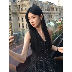 批发森系田园风甜美波点挂脖吊带背心女<b class='q'>夏</b>季度假风低领裙摆收腰上衣