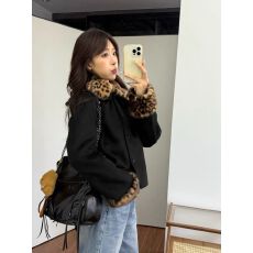 批发kumikumi辣妹风豹纹拼接毛毛翻领单排扣短外套女<b class='q'>冬</b>季显瘦百搭上衣
