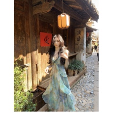 批发海边度假风印花小飞袖吊带<b class='q'>连衣裙</b>女2025夏季新款收腰仙女长裙子