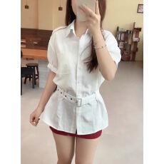 批发甜美风白色翻领泡泡袖衬衫女夏季设计新款简约单排扣百搭上衣