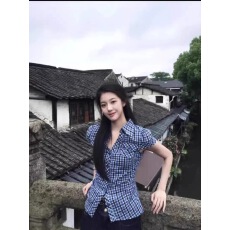 批发设计感蓝色格子短袖衬衫女夏季复古褶皱收腰修身衬衣小众掐腰上衣