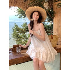 批发法式气质蓬蓬A摆无袖吊带<b class='q'>连衣裙</b>女春夏沙滩海边度假穿搭公主短裙