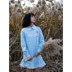 批发蓝色条纹衬衫<b class='q'>连衣裙</b>子女初夏2025年新款小个子花边娃娃领短裙夏季