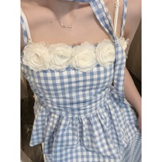 批发法式度假格子<b class='q'>套装</b>女夏季2025新款立体花朵吊带不规则半身裙两件套