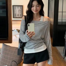 批发2025秋冬打底吊带背心外搭斜领露肩条纹<b class='q'>T</b><b class='q'>恤</b>上衣两件套装女