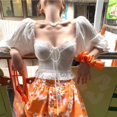 批发已出货 法式仙女蕾丝边低胸<b class='q'>灯笼袖</b>短<b class='q'>衬衫</b>女夏季新款露背绑带上衣