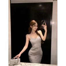 批发已出货 性感钉珠亮片吊带<b class='q'>连衣裙</b>女夏季纯欲针织裙<b class='q'>开叉</b>包臀中长裙