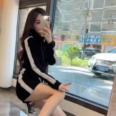 批发已出货 小众套装女春秋<b class='q'>运动服</b>显瘦条纹拉链上衣半身裙<b class='q'>时尚</b>套装