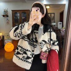 批发已出货 新款小个子高级感羊羔毛绒厚<b class='q'>外套</b><b class='q'>女装</b>秋冬款连帽宽松上衣