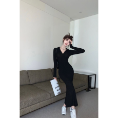 批发已出货 长袖纯欲立领修身<b class='q'>连衣裙</b>秋季气质长款鱼尾裙女针织包臀裙