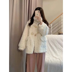 批发已出货 羊羔毛外套女皮毛一体<b class='q'>秋</b>冬皮草獭兔毛小香风羊羔绒牛角扣